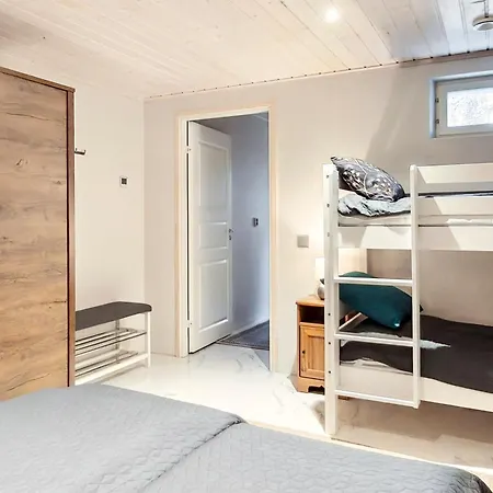 Semesterbostad Northern Highlight Next To Reindeer Farm, Outdoor Hot Tub With Fee, Skiroom Included *
